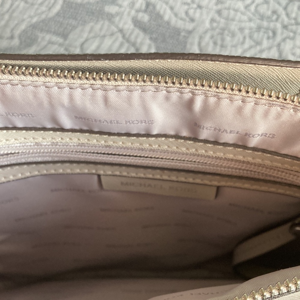 Good used condition Michael Kors large grey mercer accordion tote - Picture 5 of 6